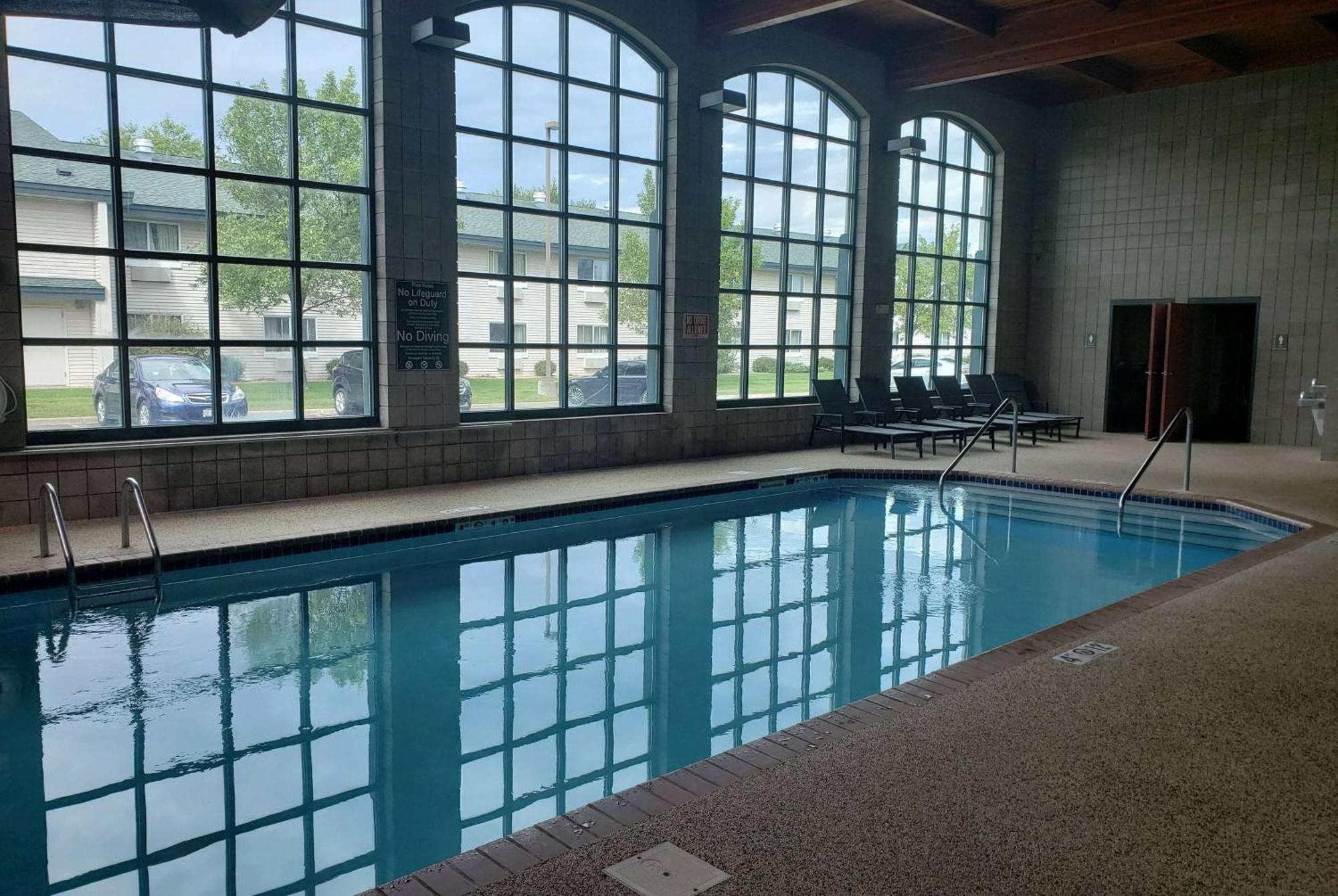Hotel Wingate By Wyndham Coon Rapids Exterior foto