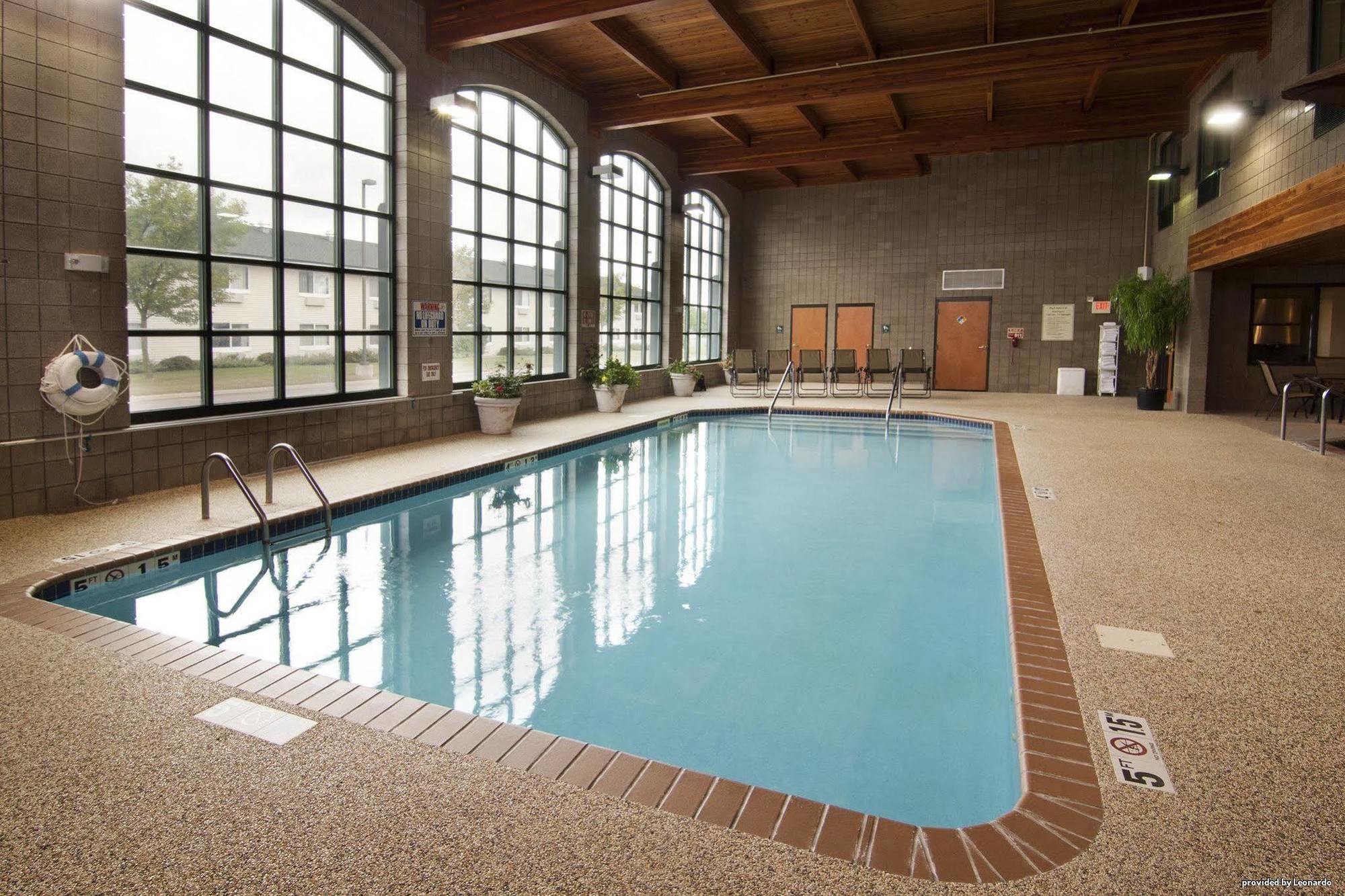 Hotel Wingate By Wyndham Coon Rapids Exterior foto