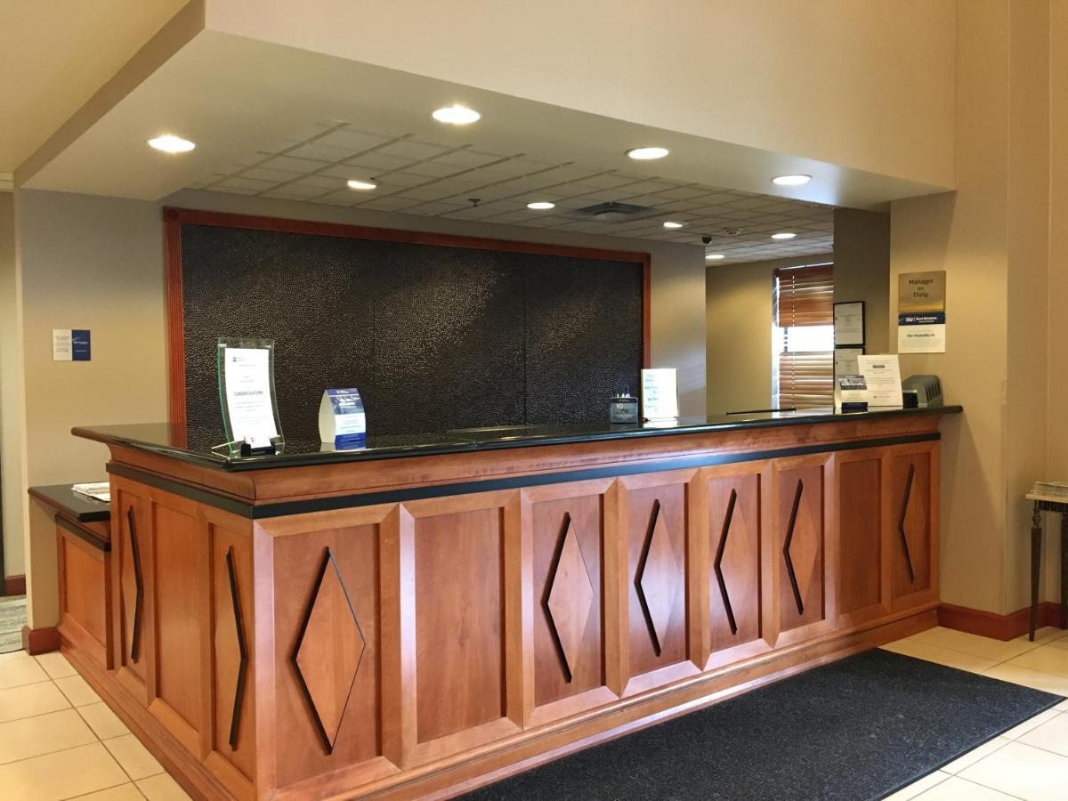 Hotel Wingate By Wyndham Coon Rapids Exterior foto